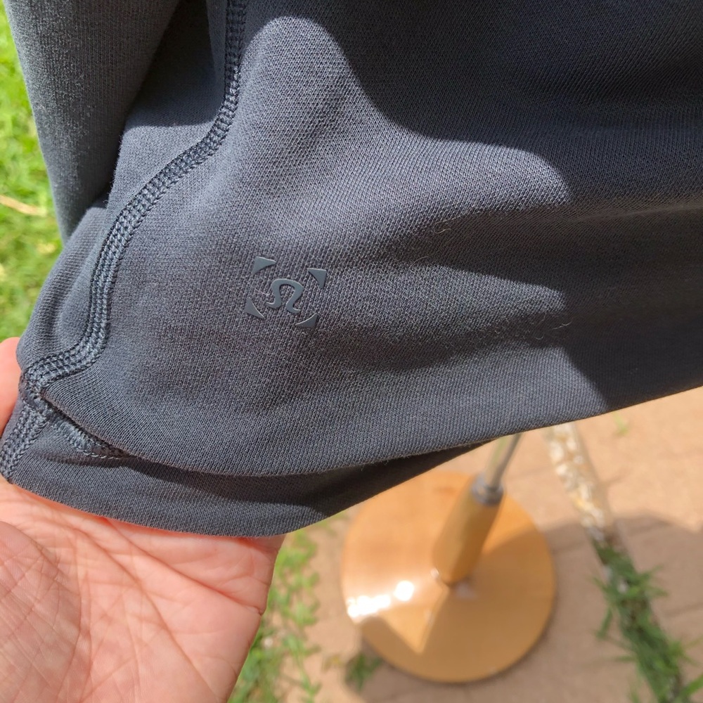 Lululemon reversible Concurrent LS - Picture 6 of 6
